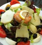 Salade Gourmande au tartare de saumon